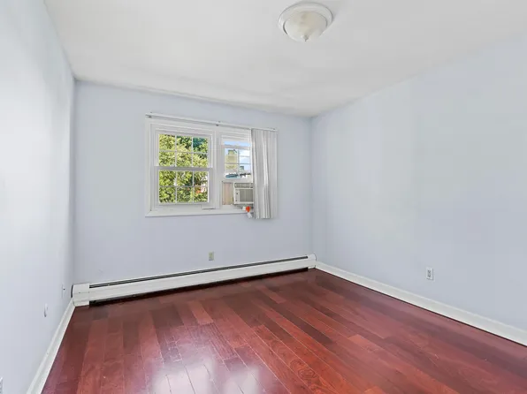 407 Manila Avenue image 7 of 17