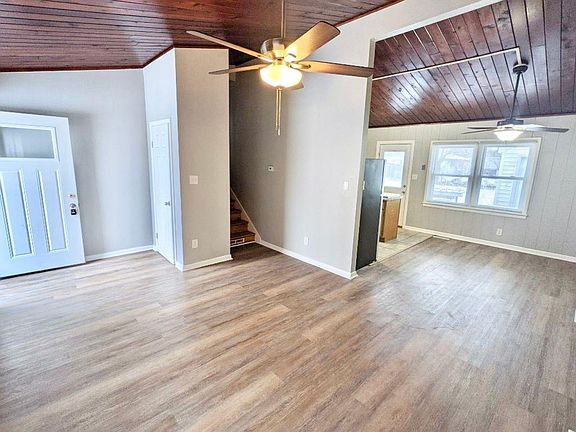 3rd image of 934 N Oakwood St