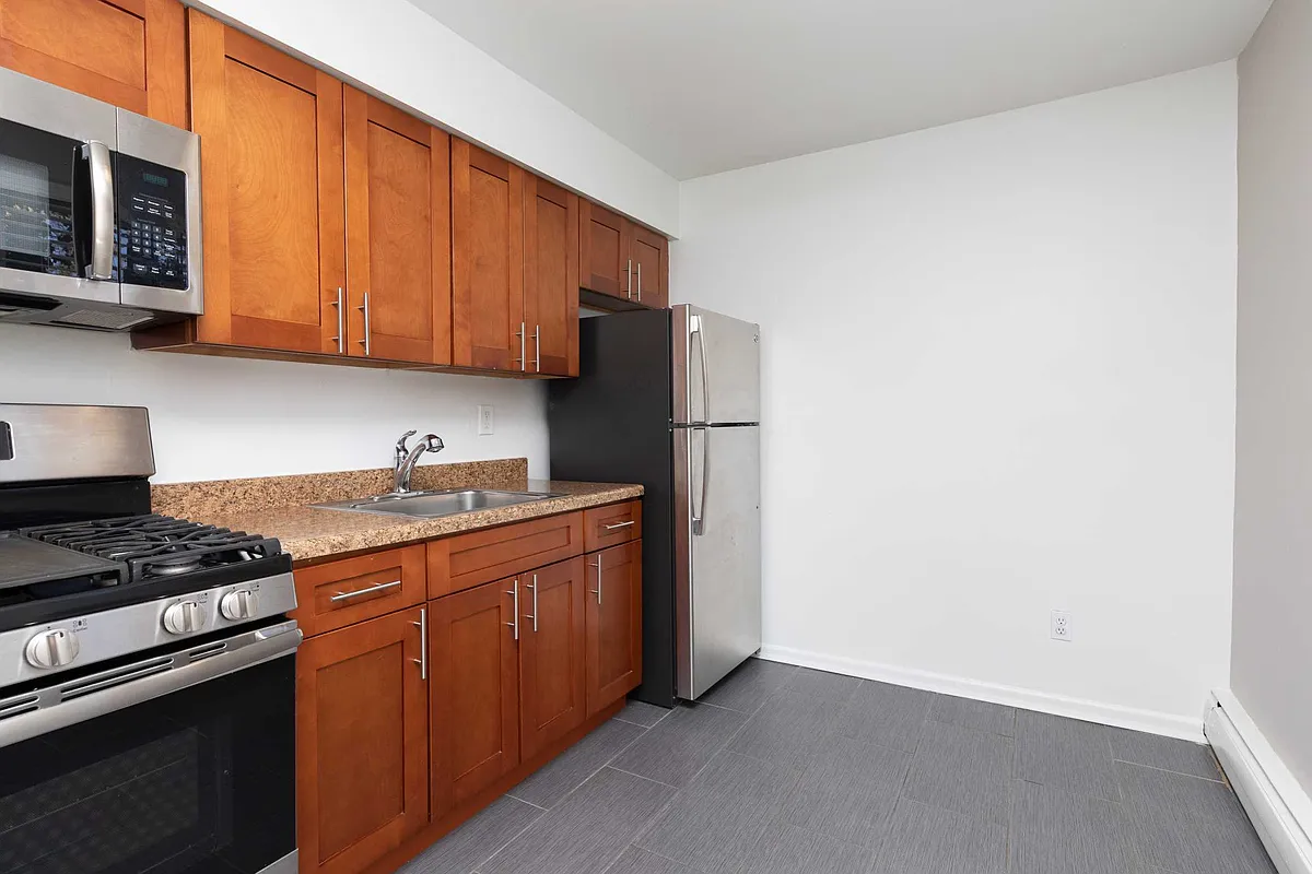 Building Photo - Martoni Apartments