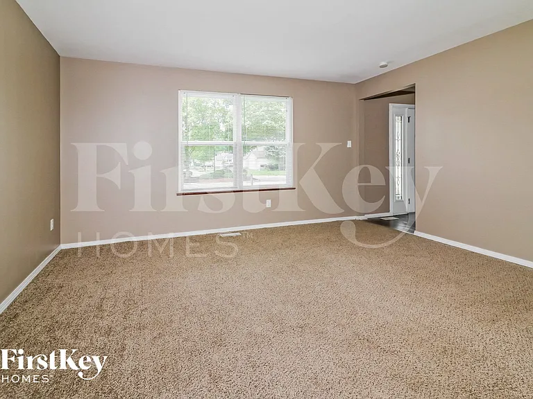 14345 River Oaks Ct — Photo 3