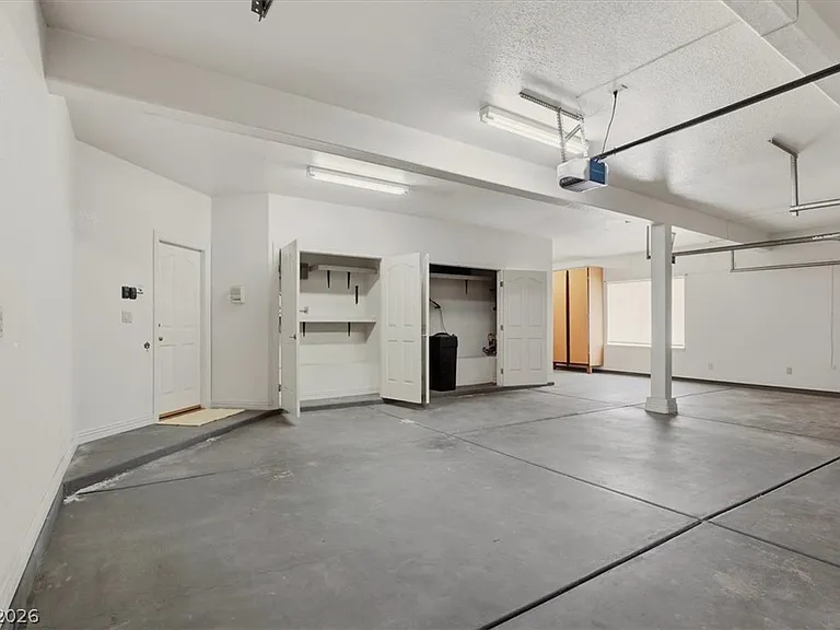 1888 Woodhaven Dr — Photo 25
