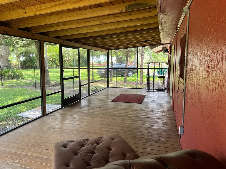 8400 Trotters Ln — Photo 15