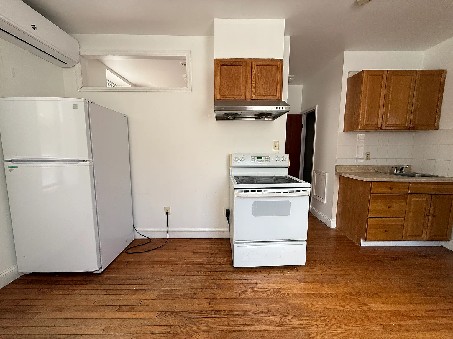 1 bed, 9952 sqft, $950 — Photo 2