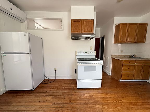 2nd image of 1011 Cherry St Floor 3R