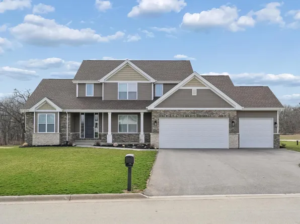 7803 Glenwood Dr, Roscoe, IL 61073