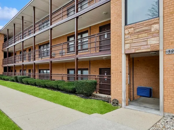 5901 N Naper Ave APT 1C, Chicago, IL 60631