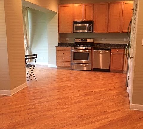 2nd image of 1128 W Farwell Ave APT 2S