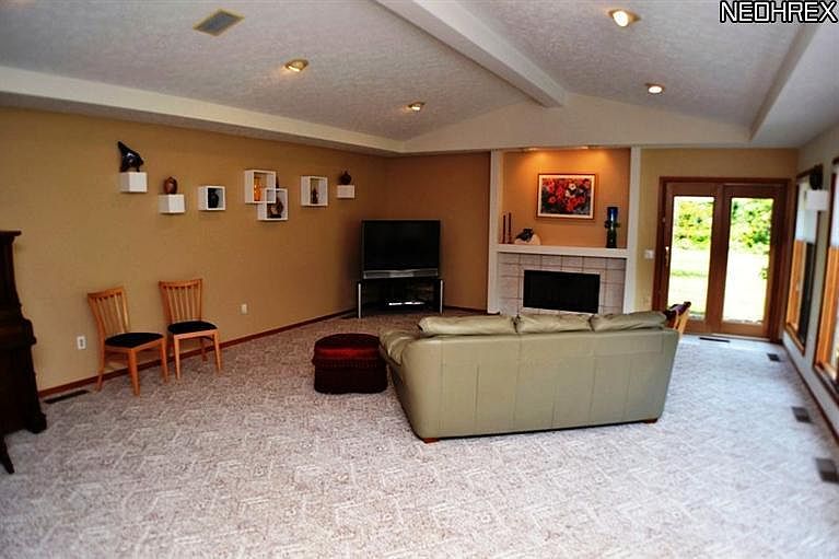 1st image of 33244 Glenwood Ct