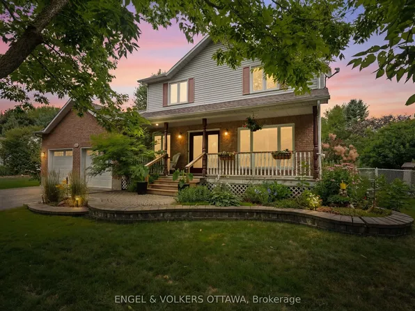 129 Corvinelli Cres, Russell, ON K4R 1G4