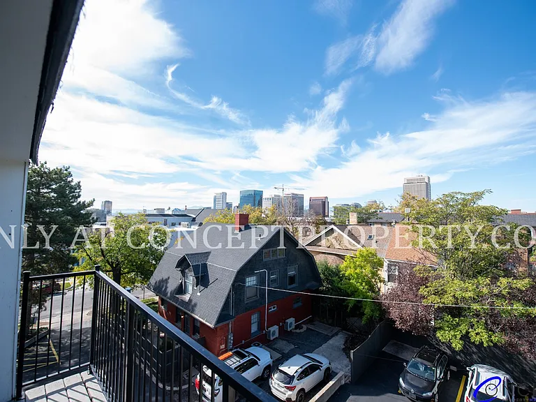 Avenue View Apartments — Photo 32