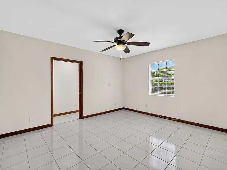 2060 Tropic Isle — Photo 29