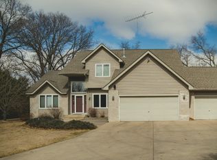2515 Oak Cir S, Cambridge, MN 55008