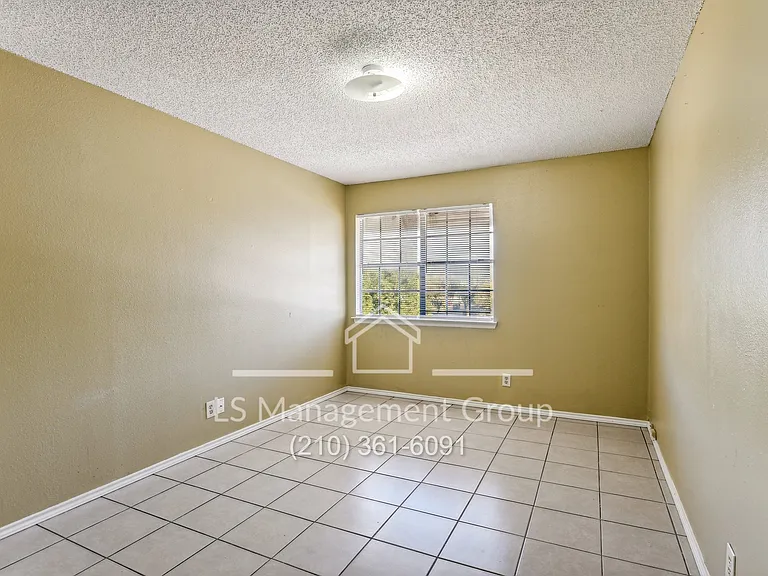 6702 Windsor Holw — Photo 26