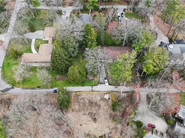 846 Chaucer Ave, Mississauga, ON L5H 2Z4