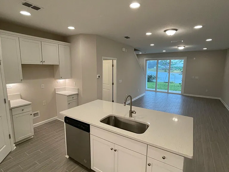 270 Brandon Lakes Dr #270 — Photo 6