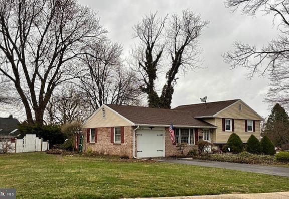 2nd image of 229 Pleasant View Dr