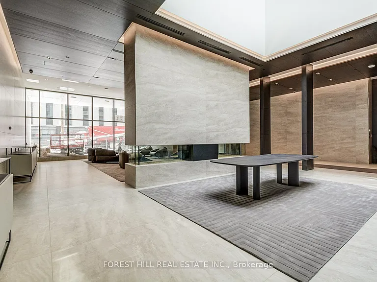2221 Yonge St #5210 — Photo 4