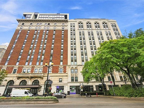 3rd image of 112 King St E #909