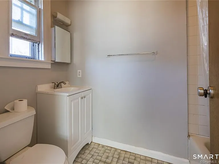 56 Park Ave #201 — Photo 8