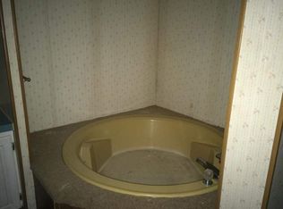 4715 Country Ln, Hamilton, MI 49419