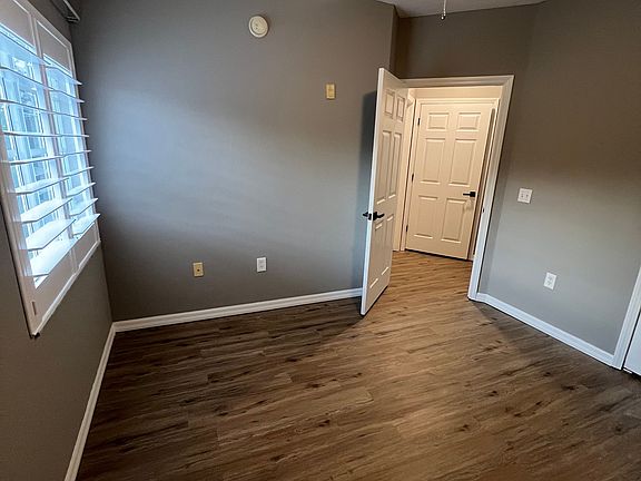 11X10 ft. access to in unit laundry and bathroom