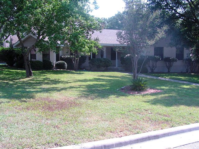 1st image of 808 Oakwood Blvd