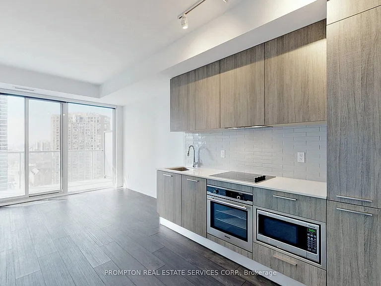 3 Gloucester St #1010 — Photo 1