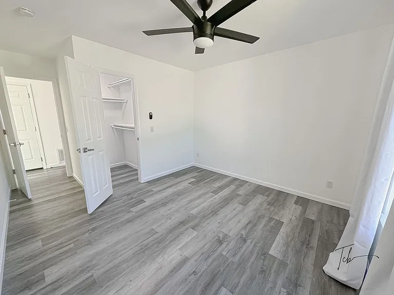 11 Holly Dr #B — Photo 8