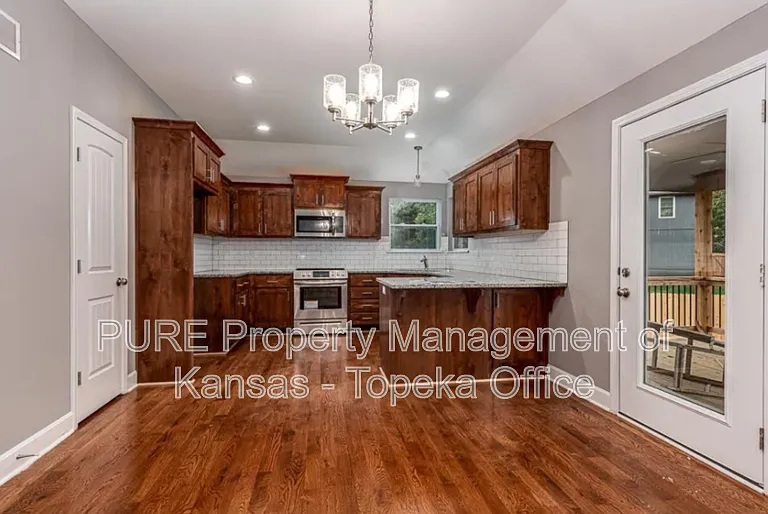 4766 Lakecrest Dr — Photo 7