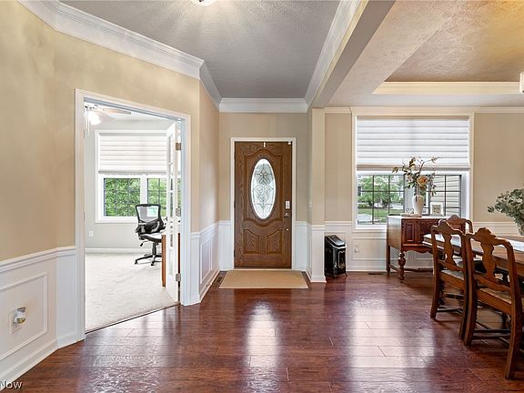 5th image of 49 Garnett Cir