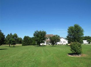 1053 Cobblestone Rd, Steelville, MO 65565