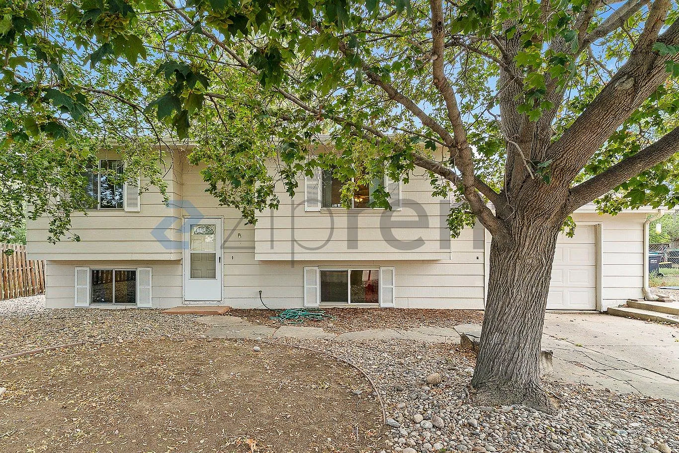 Skyview South — Photo 1
