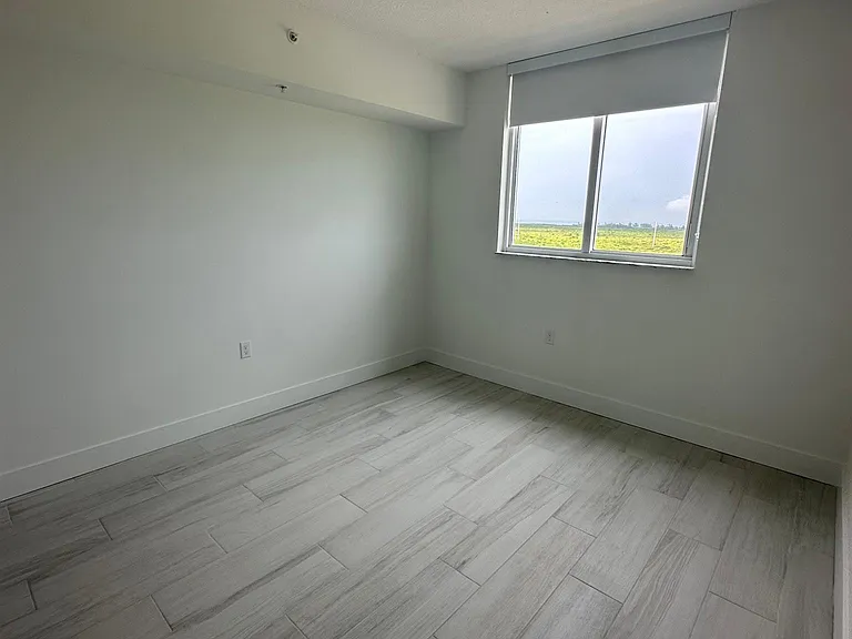 619 E Sheridan St #1135 — Photo 6