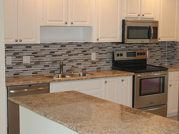 4th image of 18429 SE Wood Haven Ln