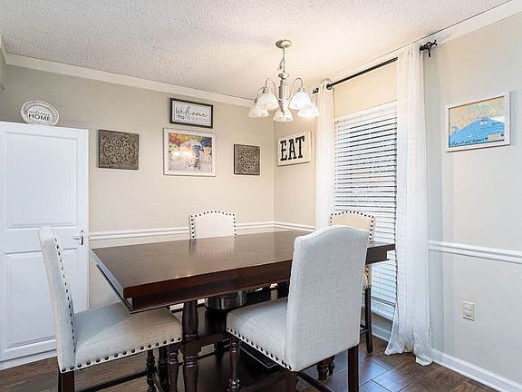 5th image of 11137 Village Green Dr