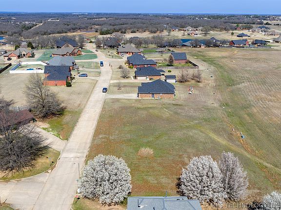 4th image of Wilshire Rd