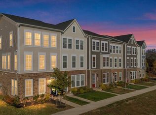 6746 Upland Manor Dr, Gainesville, VA 20155
