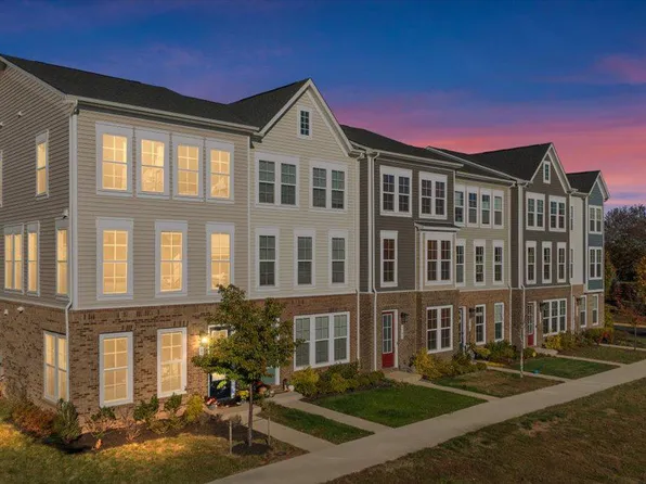 6746 Upland Manor Dr, Gainesville, VA 20155