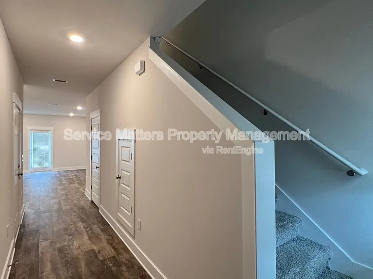 1615 Iroquois Ct — Photo 4