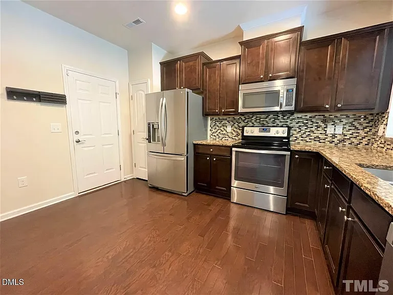 529 Brier Crossings Loop — Photo 6