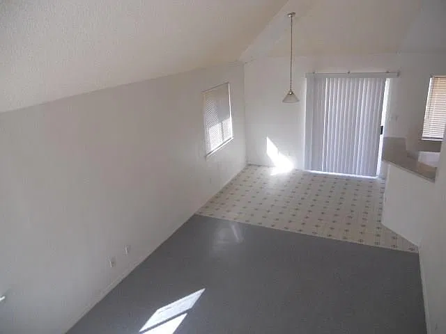 3 bed, 2.0 bath, 1136 sqft, $1,350 — Photo 4