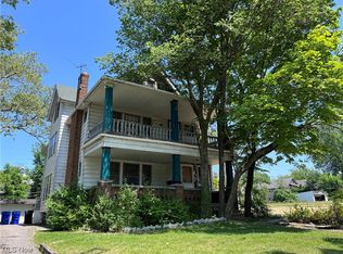1833 Mannering Rd, Cleveland, OH 44112
