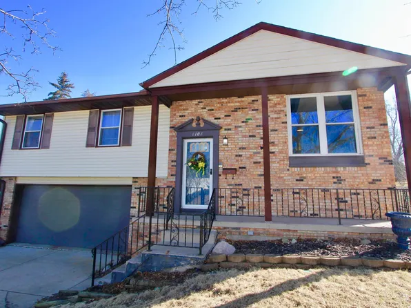 6108 N Hamilton Rd, Peoria, IL 61614