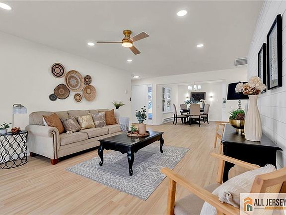 3rd image of 165 Belmar Rd