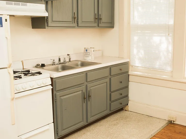 1409 Grady Ave — Photo 3