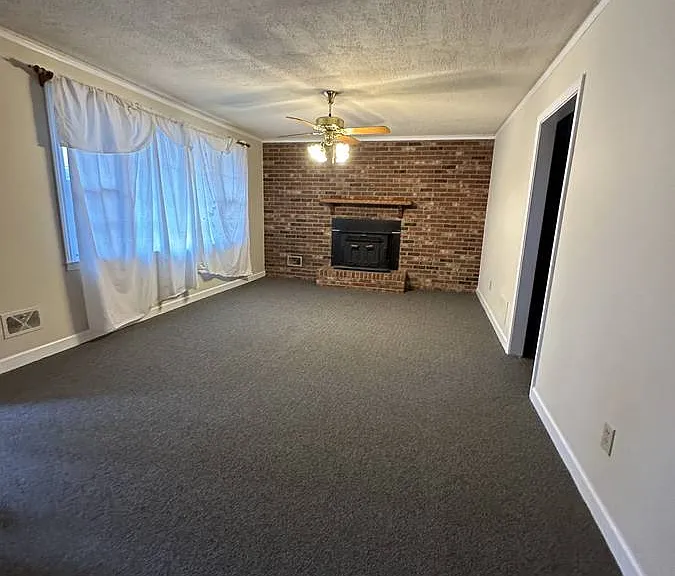 18 County Cork Dr — Photo 2