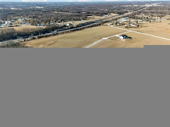 109 Cheatham Farm Ln, Troy, MO 63379