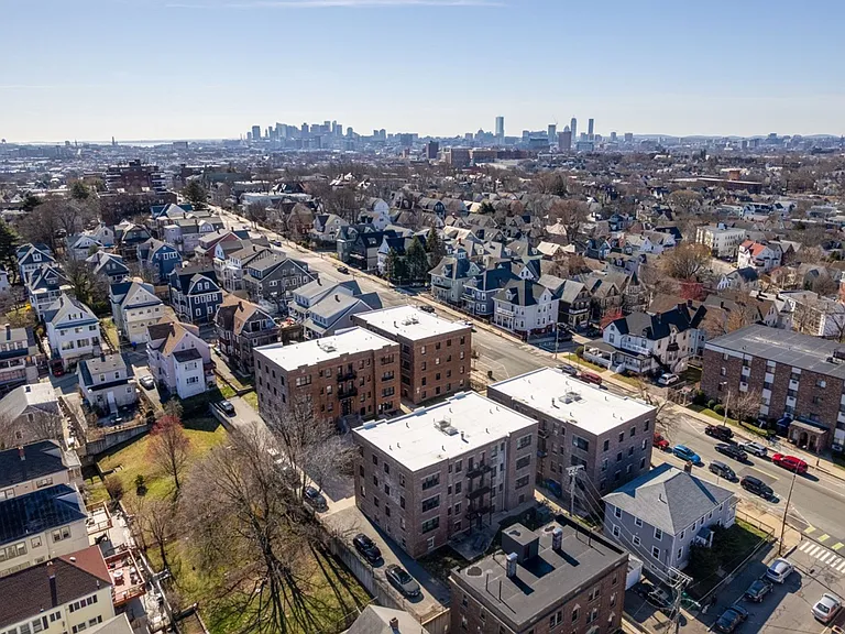 4-7 Sherborn Court 463-475 Broadway — Photo 15
