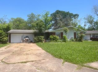 5947 Willow Glen Dr, Houston, TX 77033
