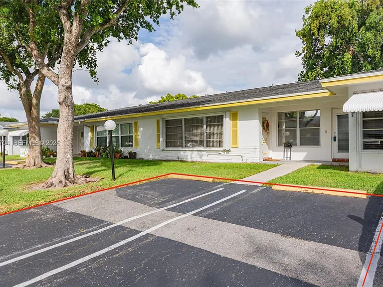 1055 NW 83rd Ave #C47 — Photo 9